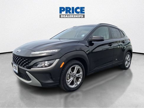 Used 2023 Hyundai Kona SEL FWD image 2