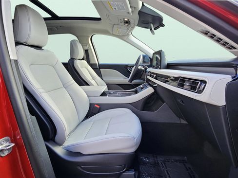 New 2026 Lincoln Aviator AWD image 13