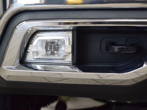 Used 2019 Chevrolet Silverado 1500 LTZ w/ LTZ Premium Package AWD/4WD image 14