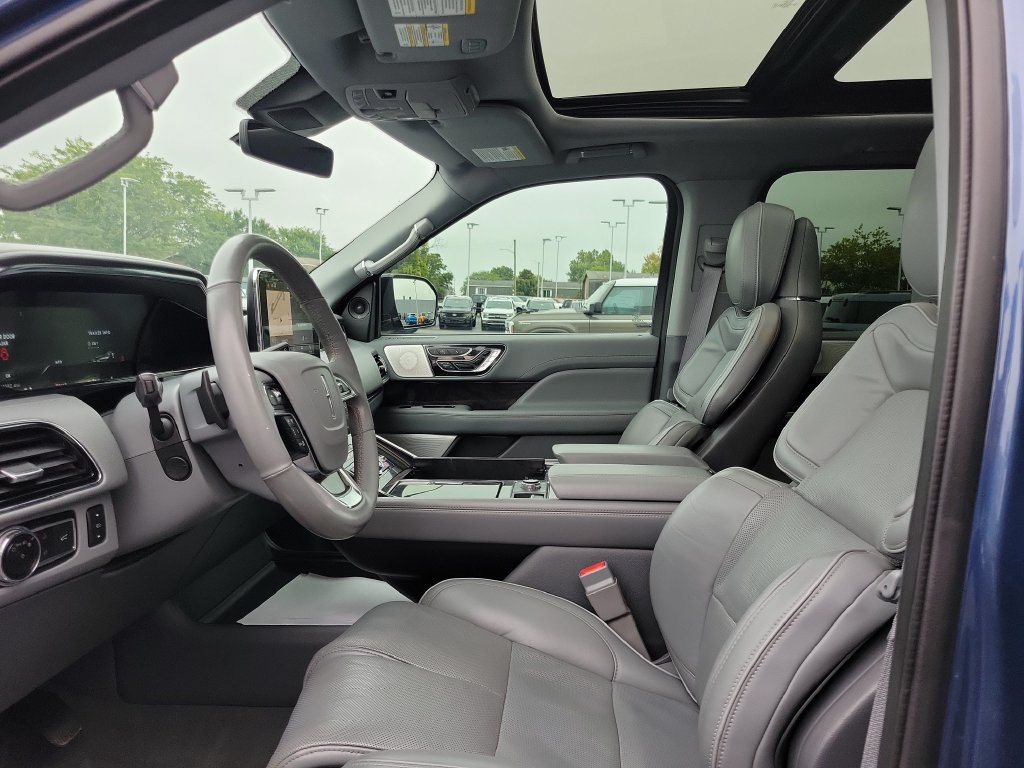 Certified 2019 Lincoln Navigator Reserve AWD/4WD image 18