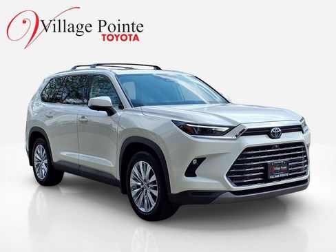 Certified 2024 Toyota Grand Highlander Platinum AWD/4WD image 9