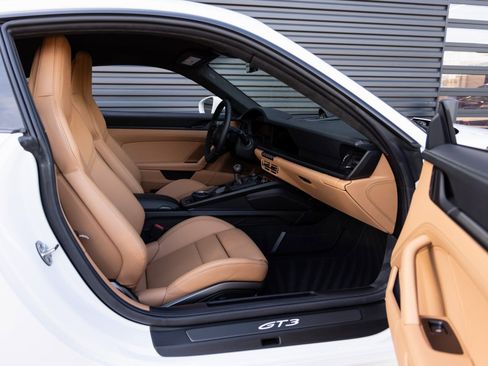 Certified 2026 Porsche 911 GT3 RWD image 31