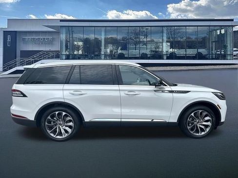 New 2026 Lincoln Aviator Reserve RWD image 8
