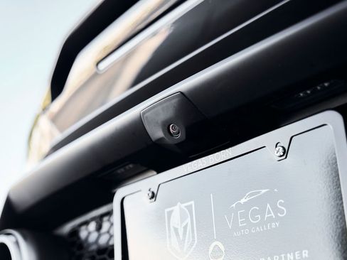 Used 2021 Lamborghini Huracan EVO image 12