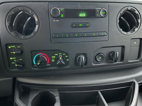 Used 2014 Ford E-350 and Econoline 350 XL image 25