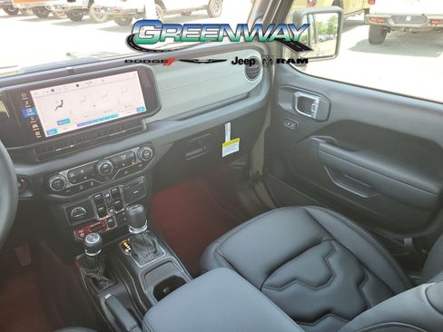 New 2025 Jeep Wrangler Willys AWD/4WD image 15