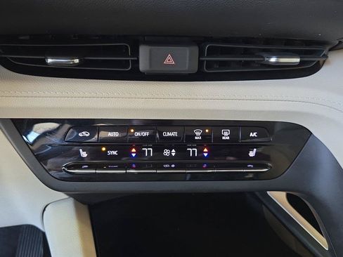 Used 2023 Buick Envision Preferred FWD image 23