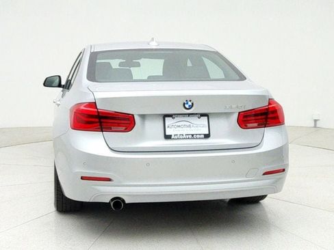 Used 2017 BMW 320i 320i Sedan with Premium and Dr image 6