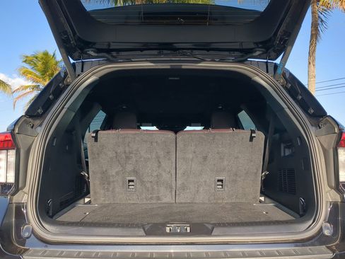 Used 2025 Ford Explorer Platinum image 13