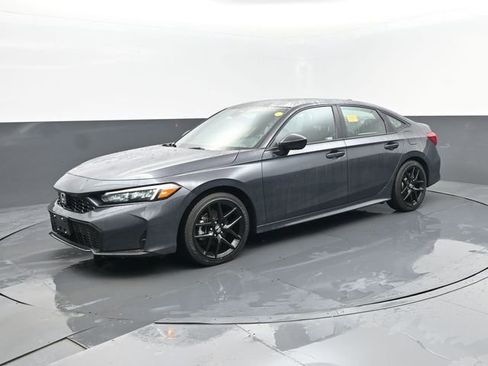 Used 2025 Honda Civic Sport image 1