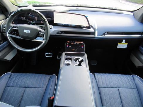 New 2026 Cadillac Vistiq Premium Luxury image 12