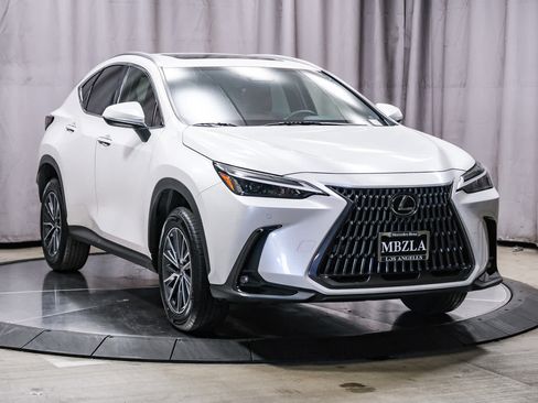 Used 2025 Lexus NX 250 FWD image 5