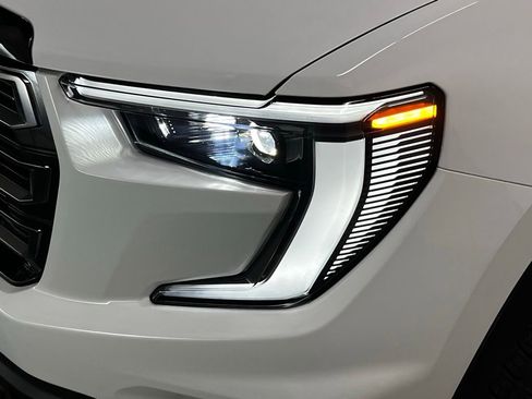 New 2026 GMC Acadia AT4 w/ Luxury Package image 11