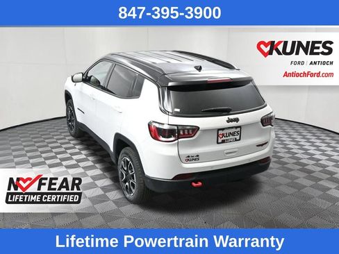 Used 2025 Jeep Compass Trailhawk AWD/4WD image 36