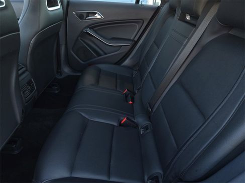 Used 2015 Mercedes-Benz CLA 250 image 12