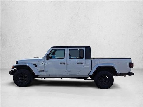 Used 2022 Jeep Gladiator Sport image 8