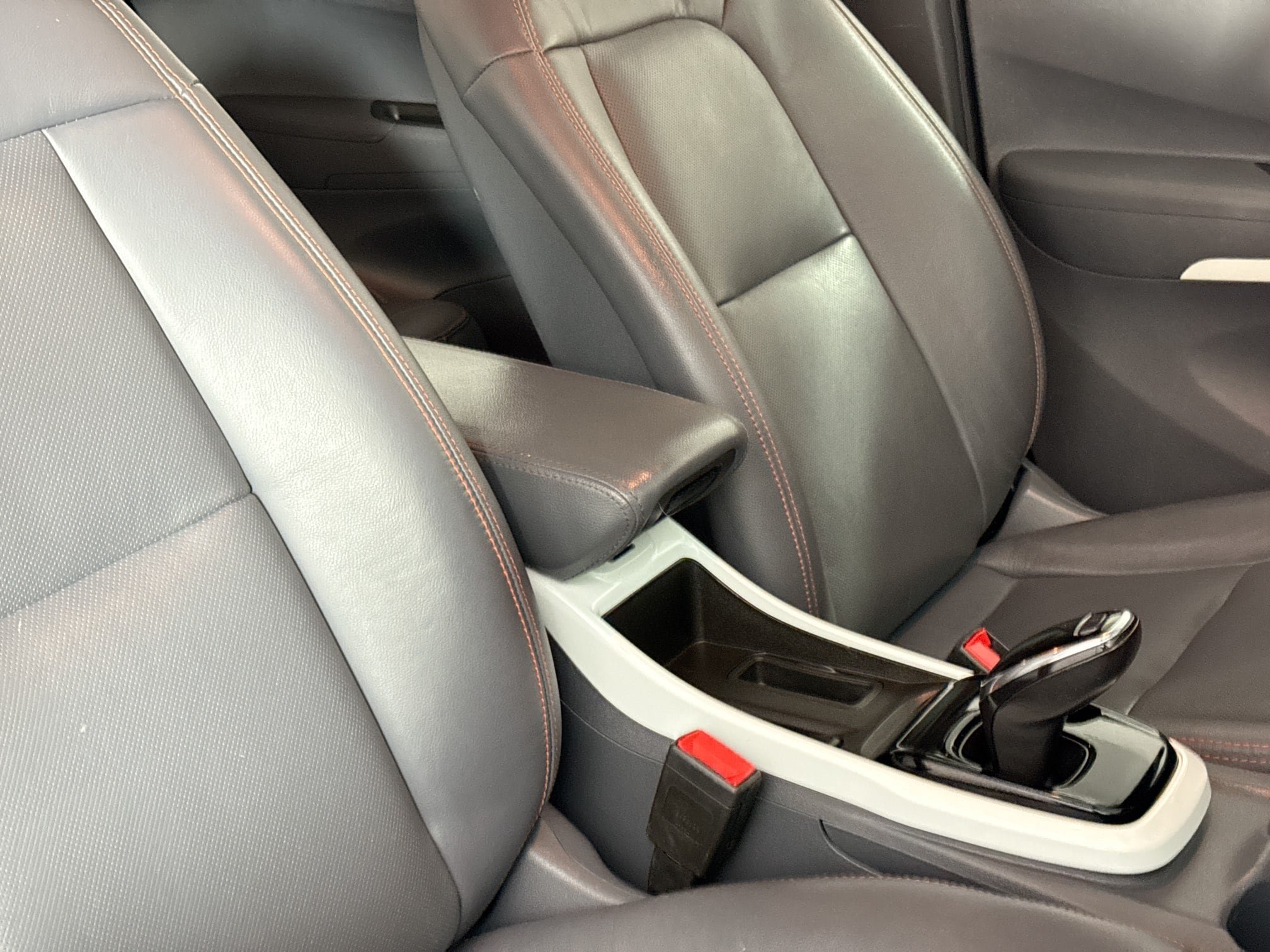 Used 2021 Chevrolet Bolt Premier w/ Infotainment Package FWD image 35