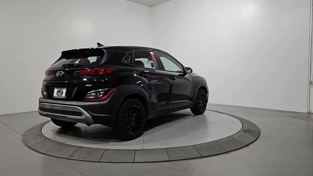 Used 2023 Hyundai Kona SE AWD/4WD image 5