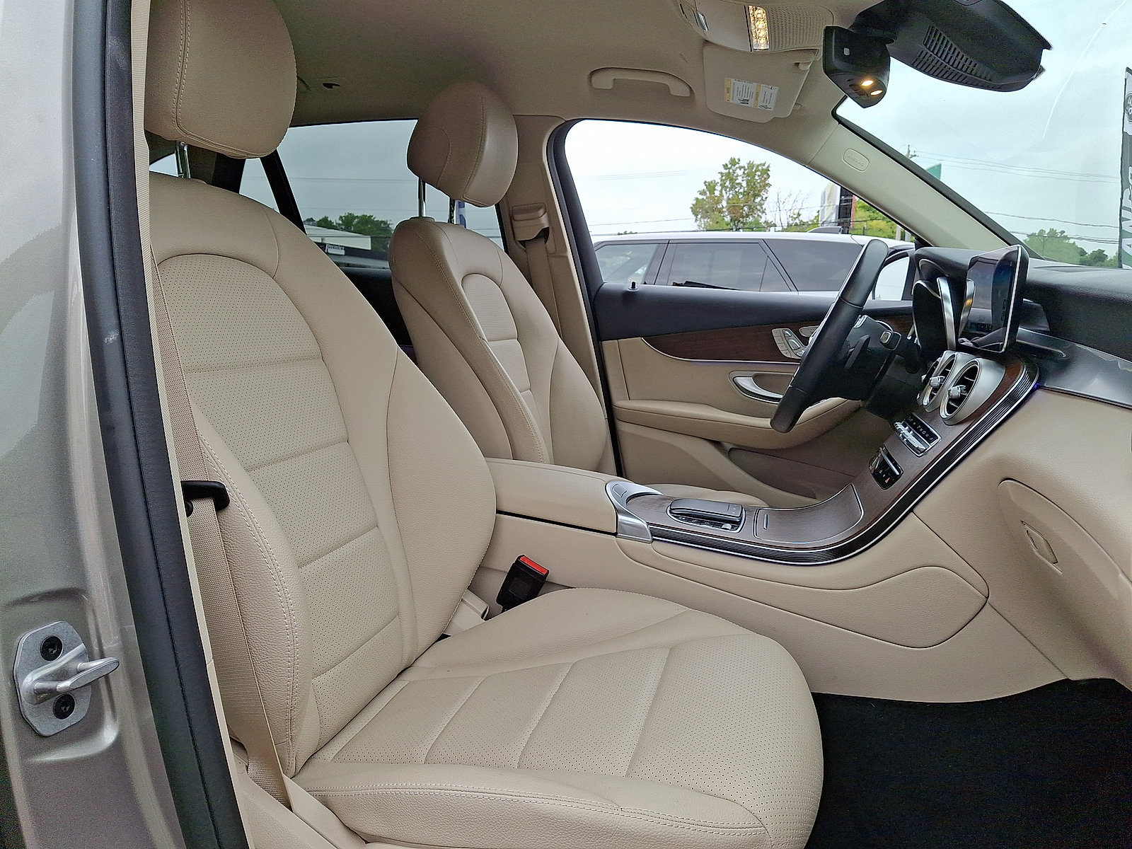 Used 2022 Mercedes-Benz GLC 300 4MATIC image 19