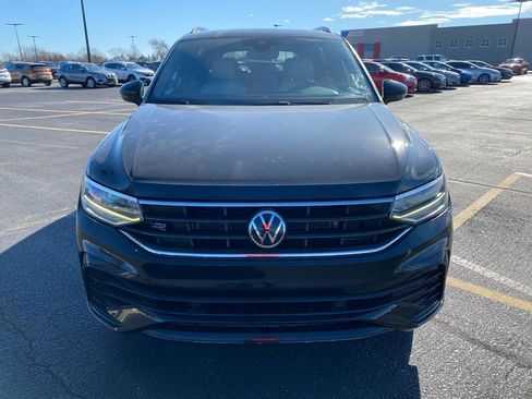 Used 2022 Volkswagen Tiguan SE R-Line image 4