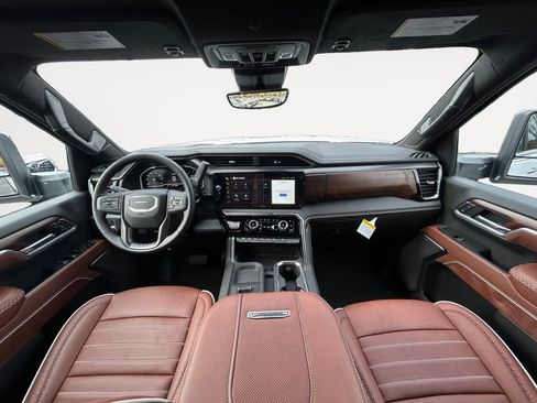 New 2025 GMC Sierra 2500 Denali Ultimate w/ Max Trailering Package image 13