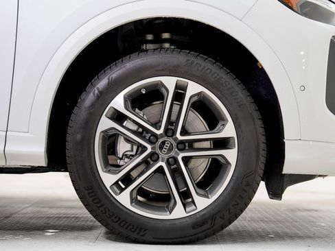 New 2025 Audi Q5 2.0T Premium Plus image 25