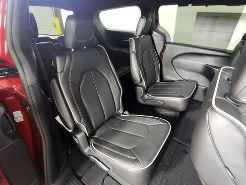 New 2026 Chrysler Pacifica Limited w/ S Appearance Package image 33