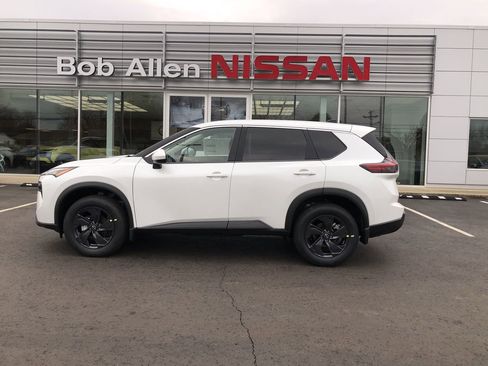 New 2026 Nissan Rogue SV w/ Cold Weather Package image 11