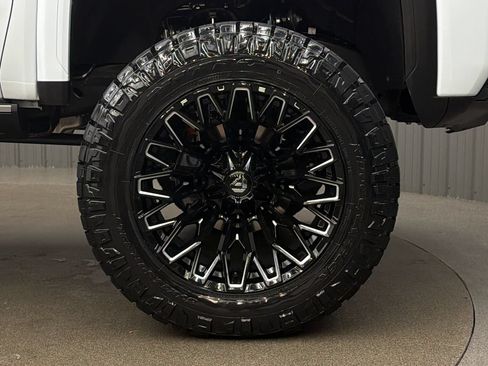 Used 2026 GMC Sierra 3500 Denali Ultimate AWD/4WD image 9