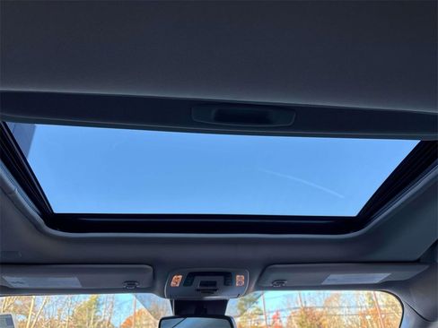 Used 2024 Toyota Sienna XLE image 12