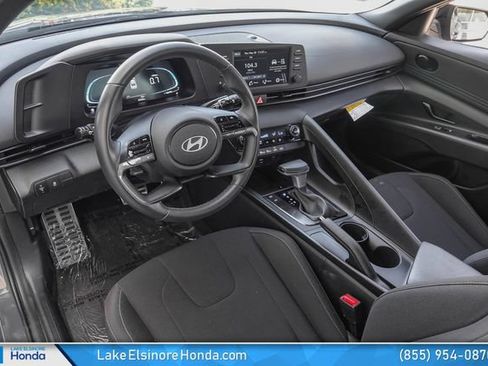 Used 2025 Hyundai Elantra Sport FWD image 17