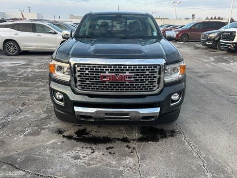 Used 2020 GMC Canyon Denali image 2