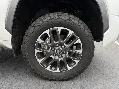 Used 2023 Toyota Tundra Limited image 32