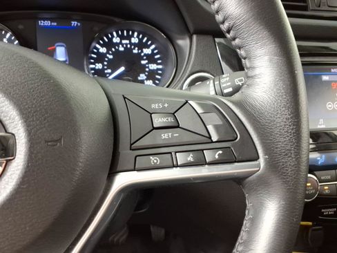 Used 2019 Nissan Rogue SV FWD image 22