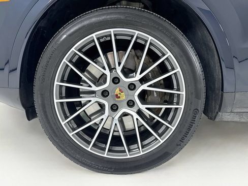 Certified 2021 Porsche Cayenne Coupe AWD/4WD image 33