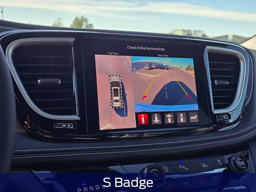 New 2027 Chrysler Pacifica Limited AWD/4WD image 22