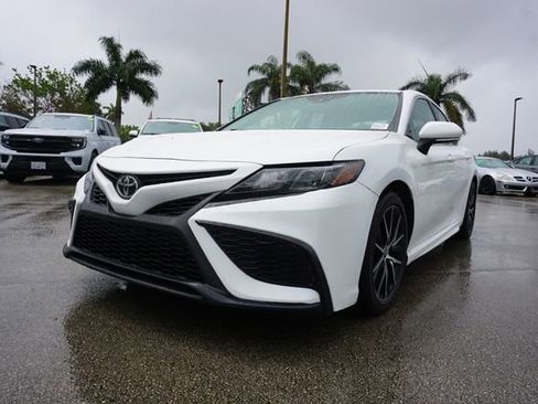 Used 2022 Toyota Camry SE w/ Convenience Package image 15