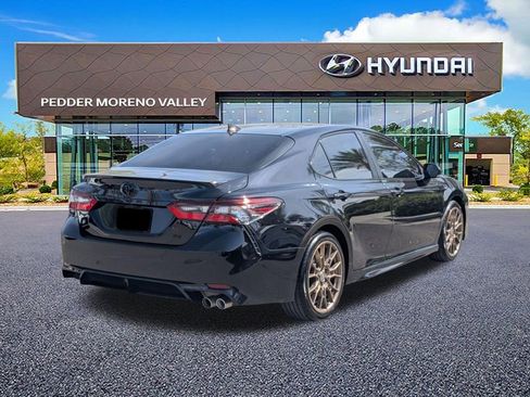 Used 2023 Toyota Camry SE image 4
