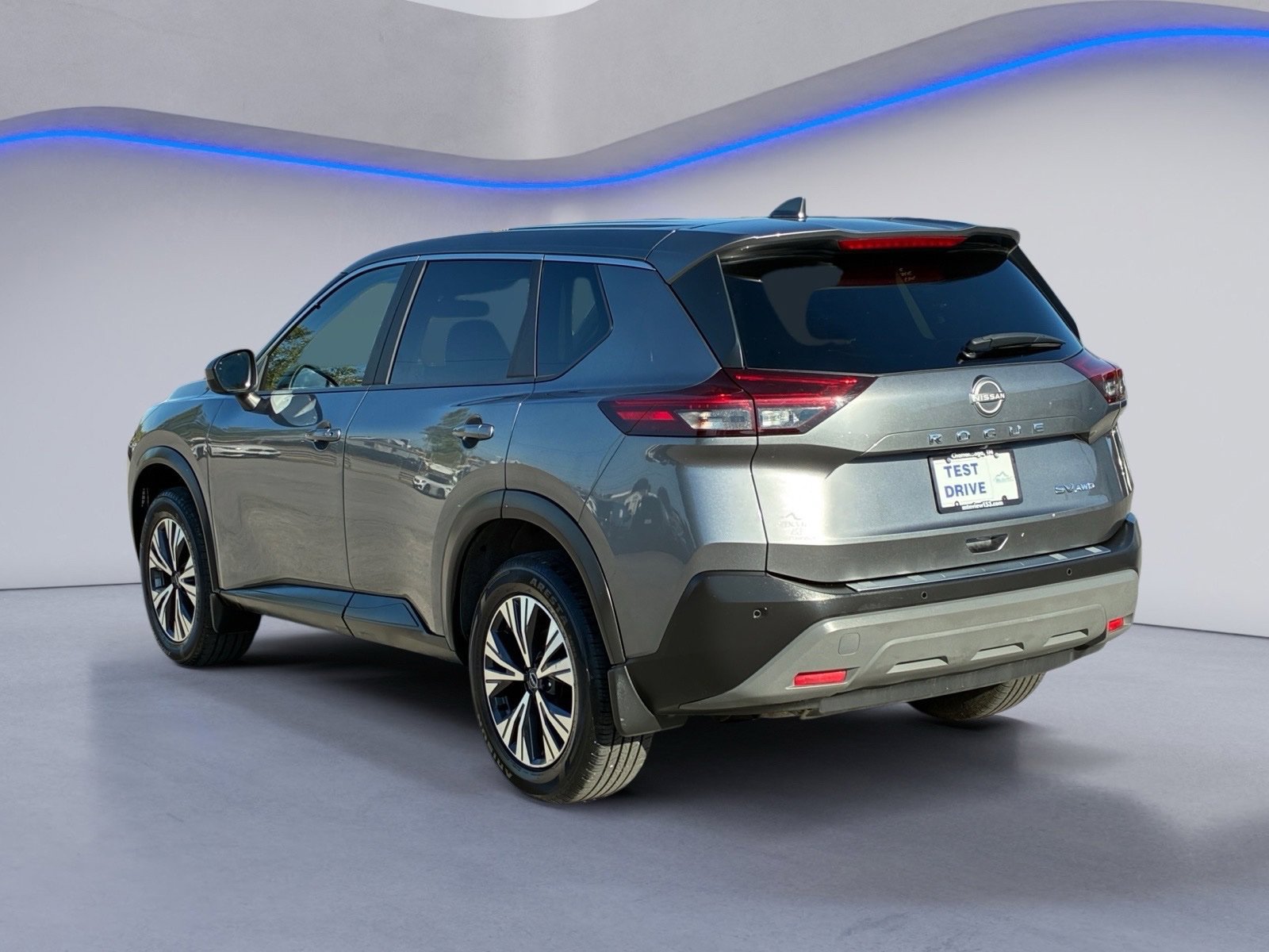 Used 2023 Nissan Rogue SV AWD/4WD image 3