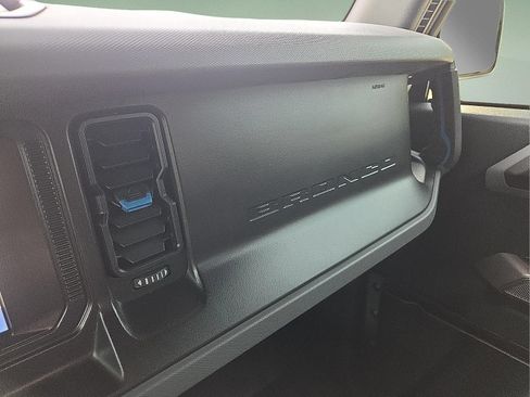 Used 2023 Ford Bronco Black Diamond AWD/4WD image 21
