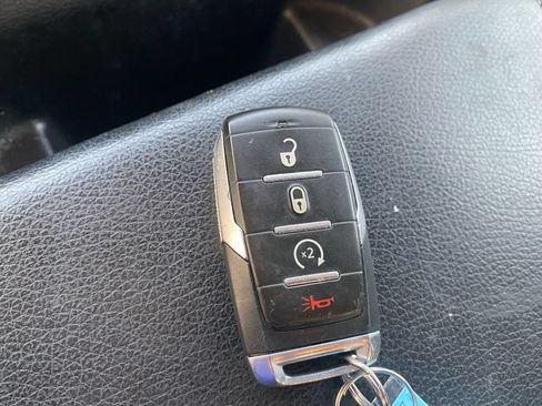 Used 2020 RAM 1500 Big Horn AWD/4WD image 13