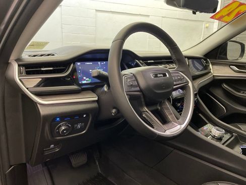 Used 2024 Jeep Grand Cherokee Limited 4xe w/ Luxury Tech Group II AWD/4WD image 29