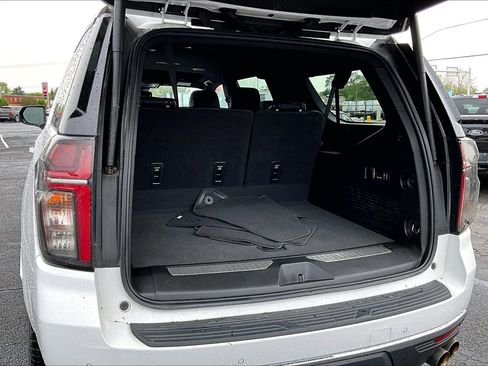 Used 2023 Chevrolet Suburban Premier AWD/4WD image 20