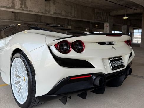 Used 2021 Ferrari F8 Tributo RWD image 6