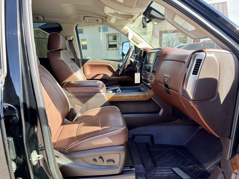 Used 2017 Chevrolet Silverado 2500 High Country w/ Duramax Plus Package image 12