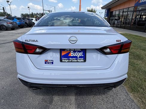 Used 2025 Nissan Altima 2.5 SR w/ SR Premium Package FWD image 4