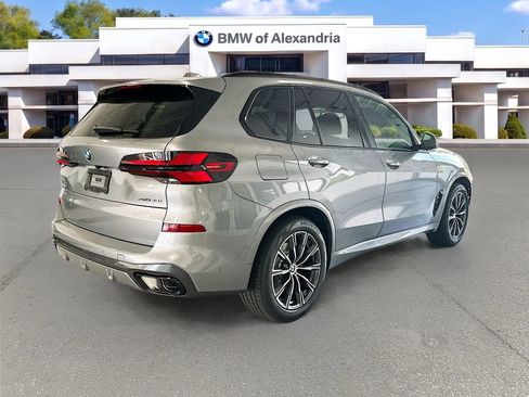 New 2026 BMW X5 xDrive40i w/ M Sport Package AWD/4WD image 7