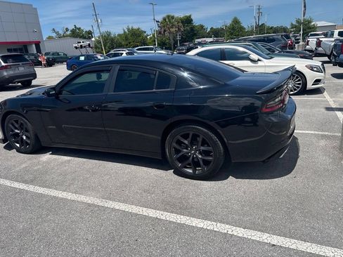 Used 2022 Dodge Charger SXT w/ Blacktop Package RWD image 7