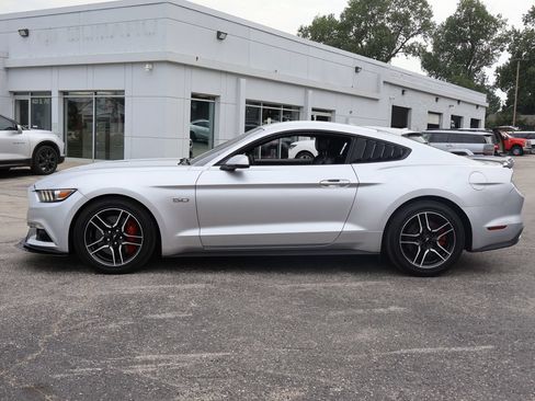 Used 2015 Ford Mustang GT Premium RWD image 4