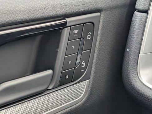 New 2025 Porsche Cayenne Coupe image 28